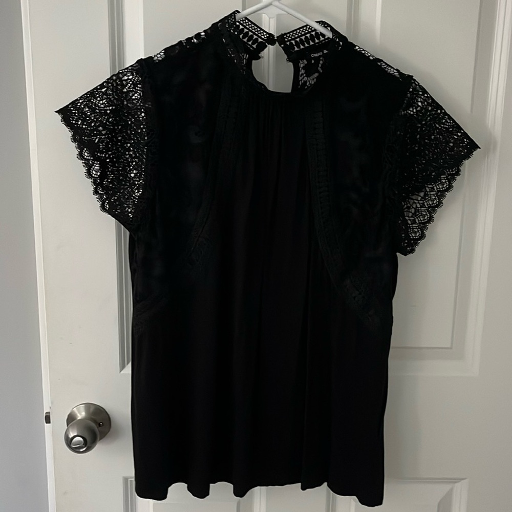 Women’s Cable & Gauge Lace Black Top Large